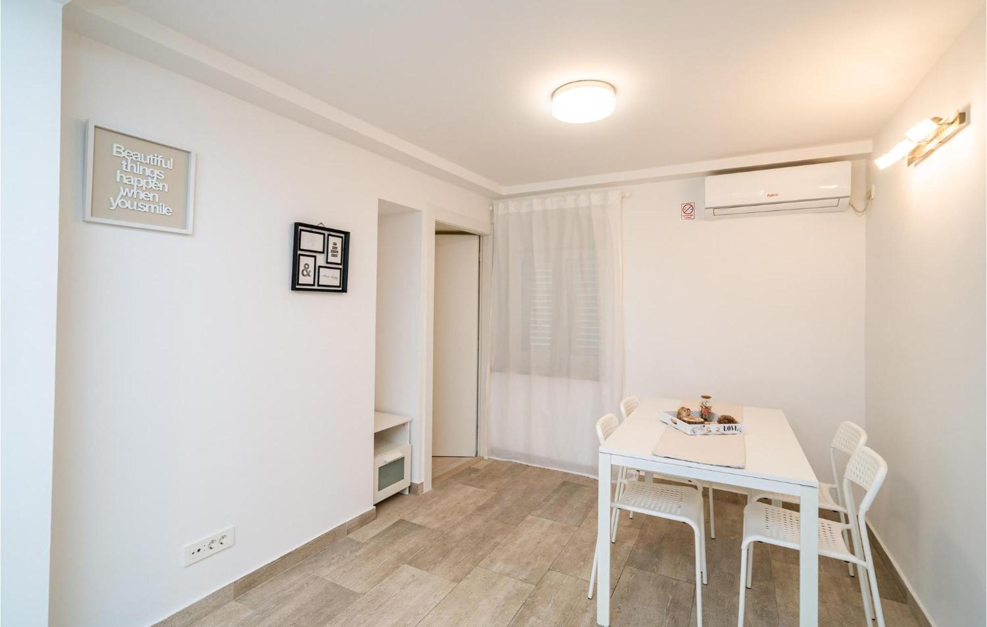 Nice Apartment In Dubrovnik With Kitchen Kültér fotó